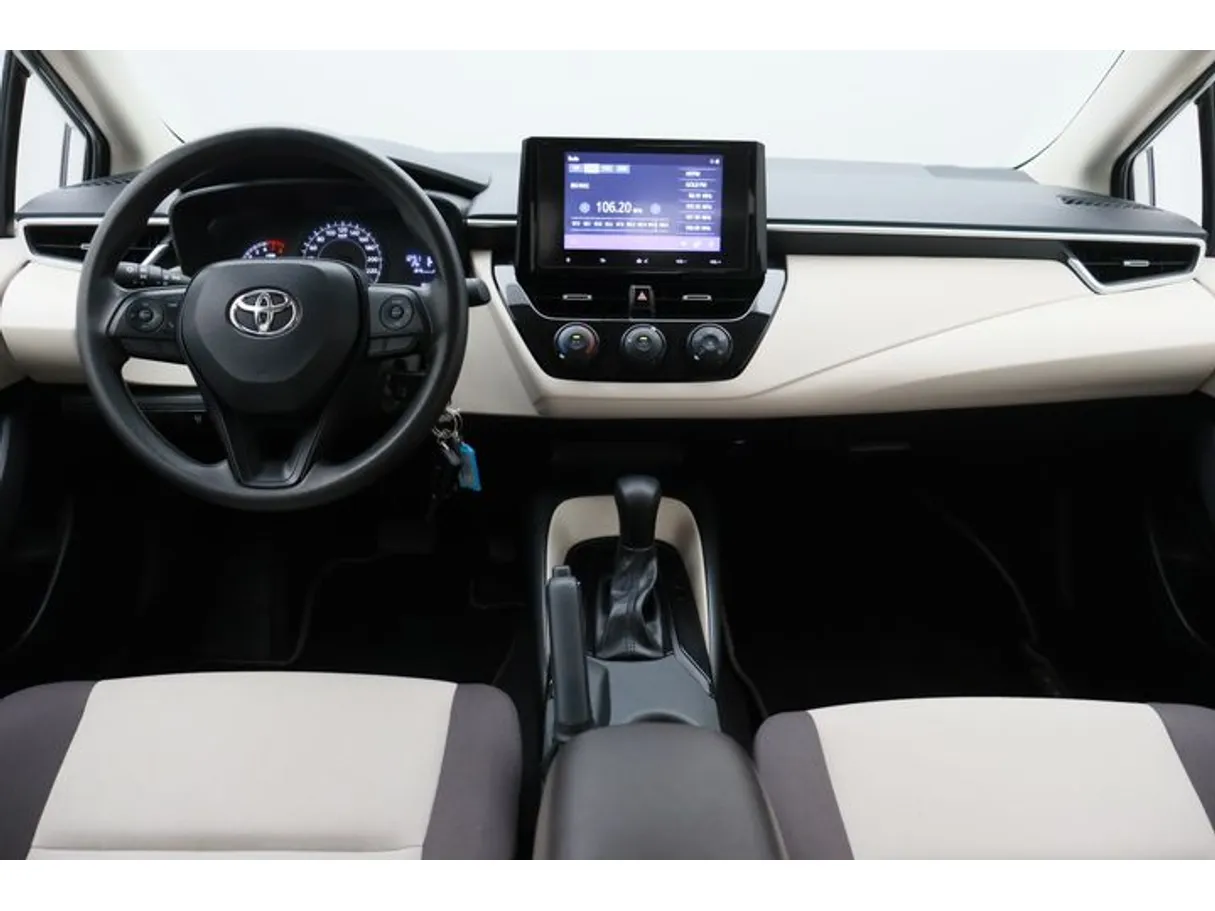 Car image 14