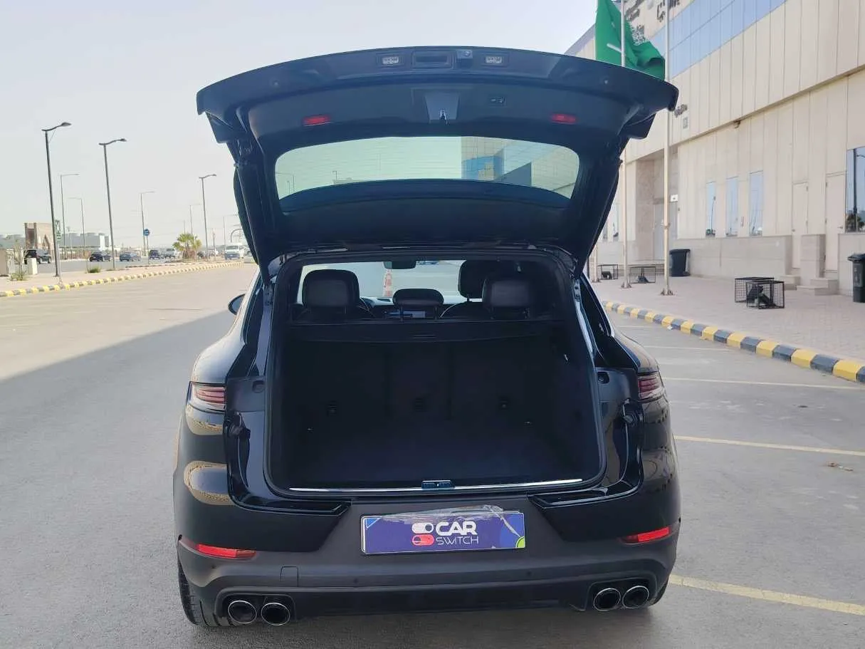 Car image 25