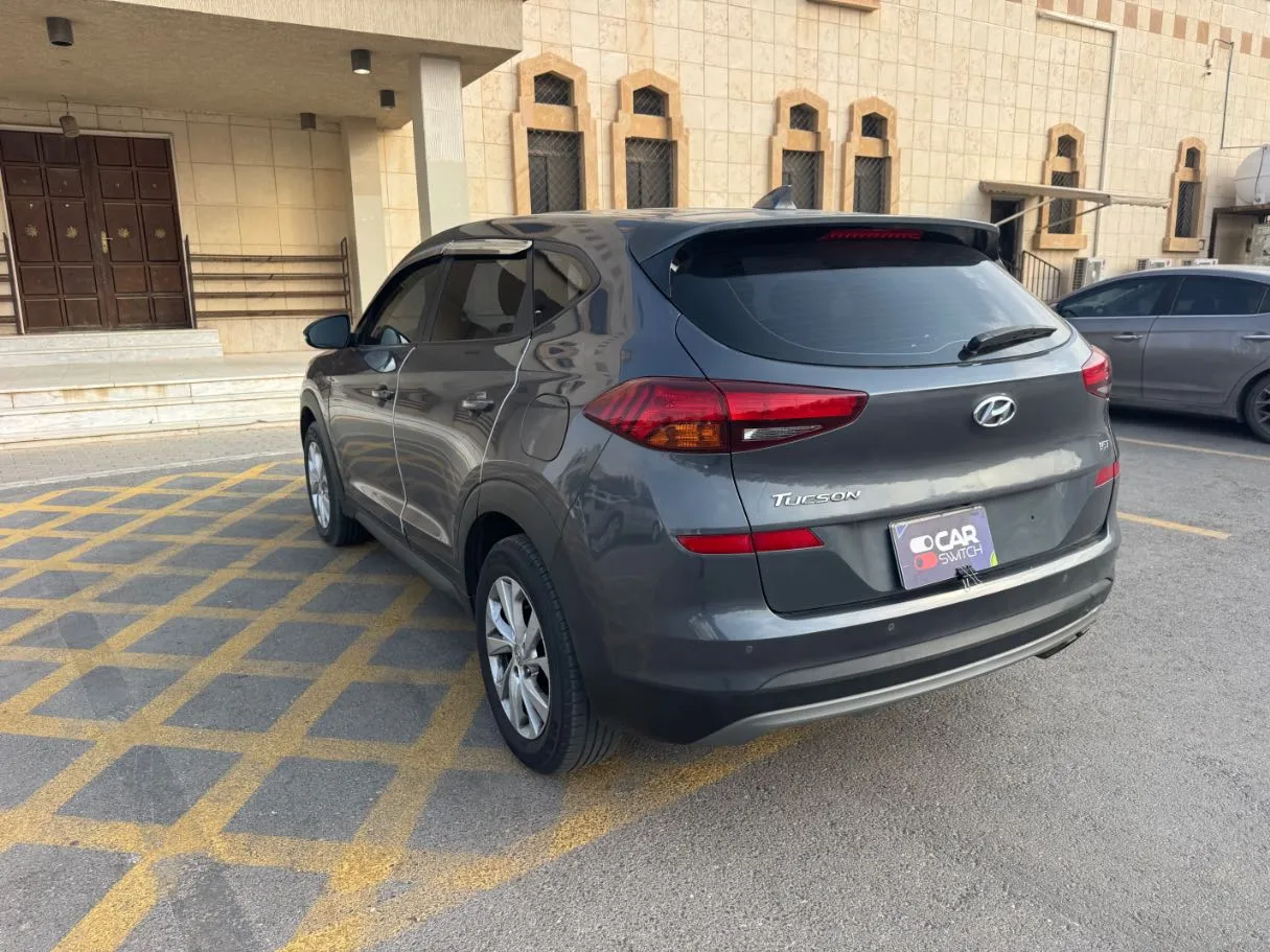 Car image 7