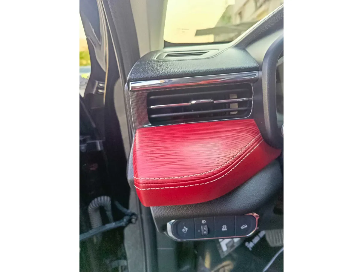 Car image 34