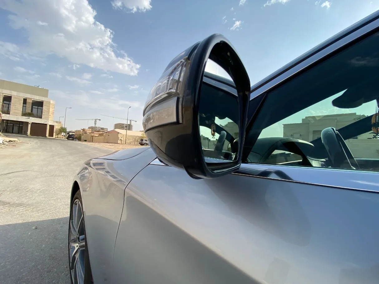 Car image 27