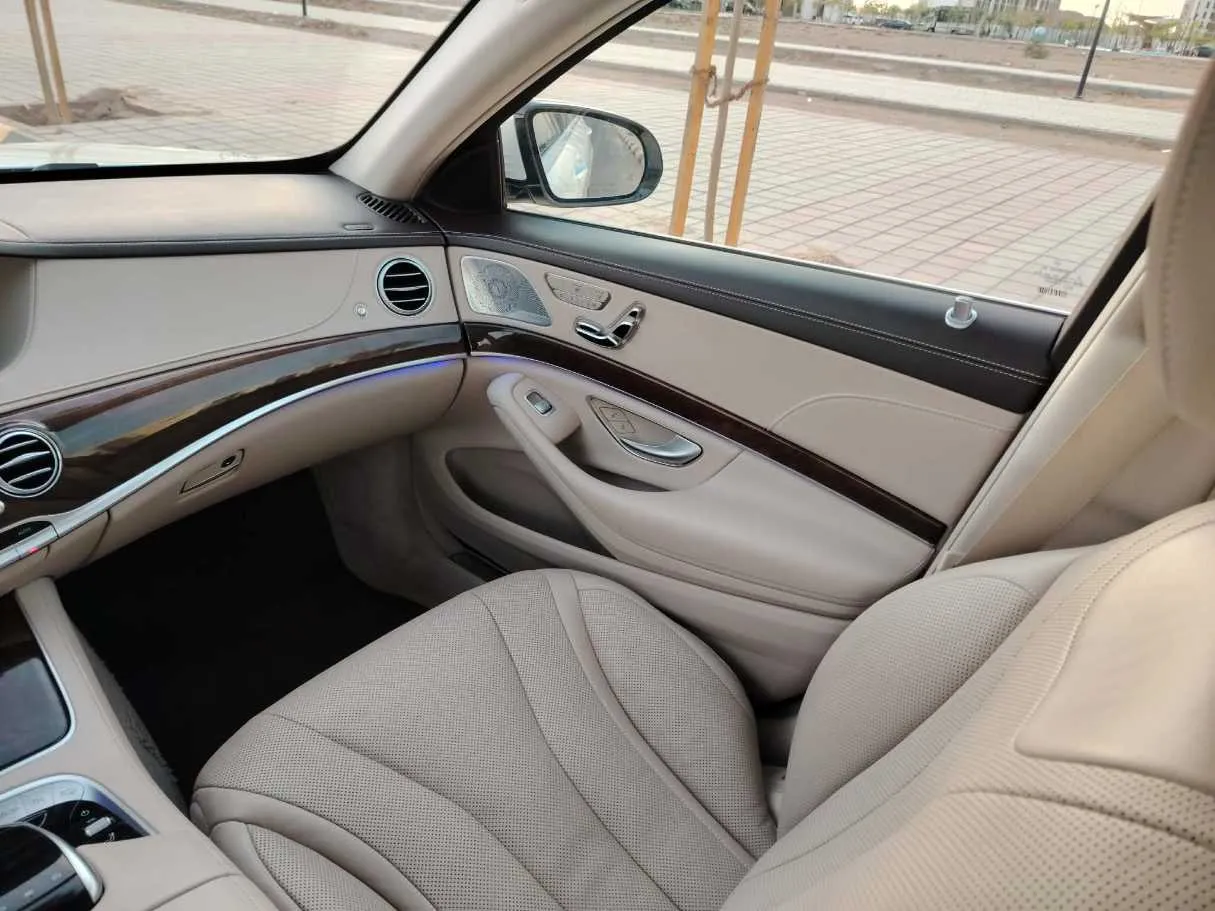 Car image 23