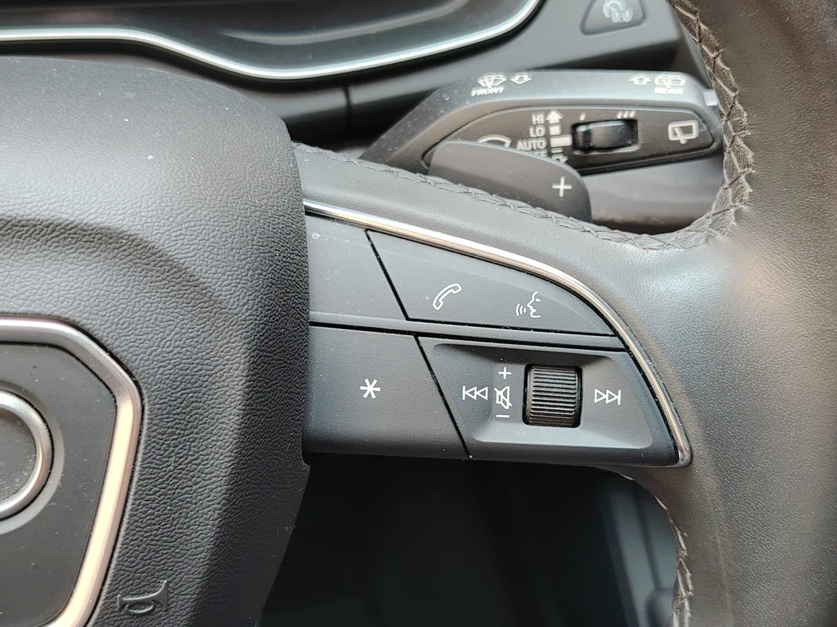 Car image 27