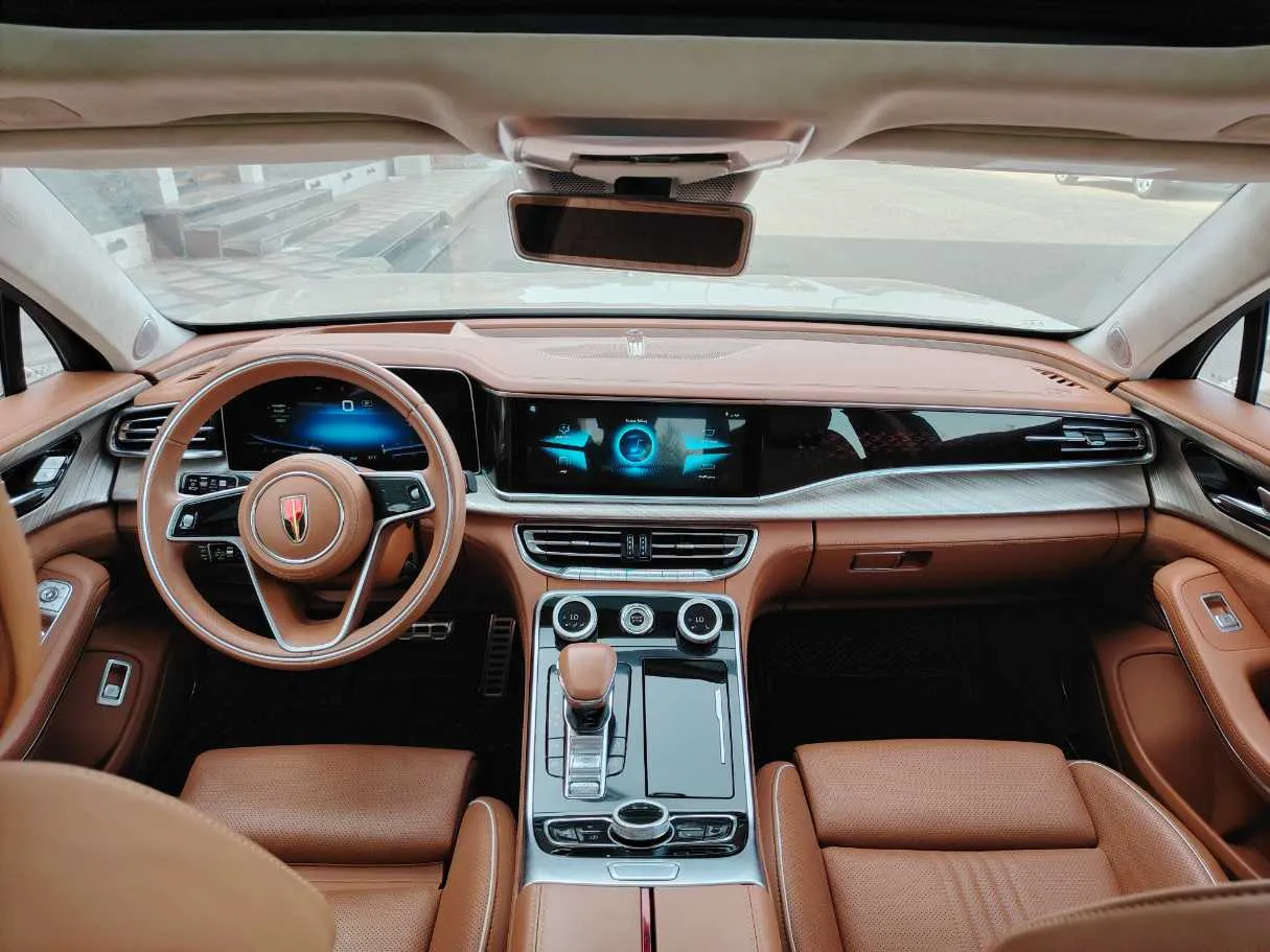 Car image 18