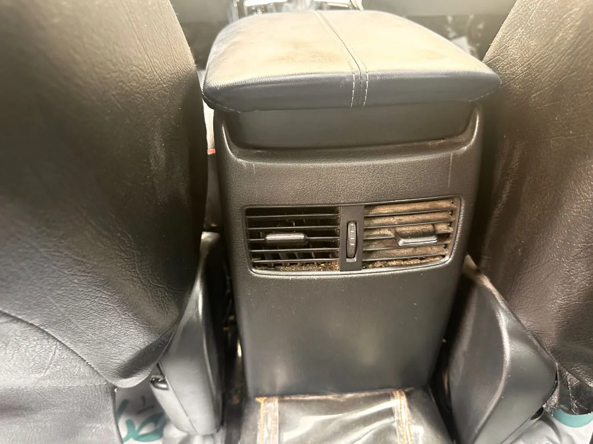 Car image 23