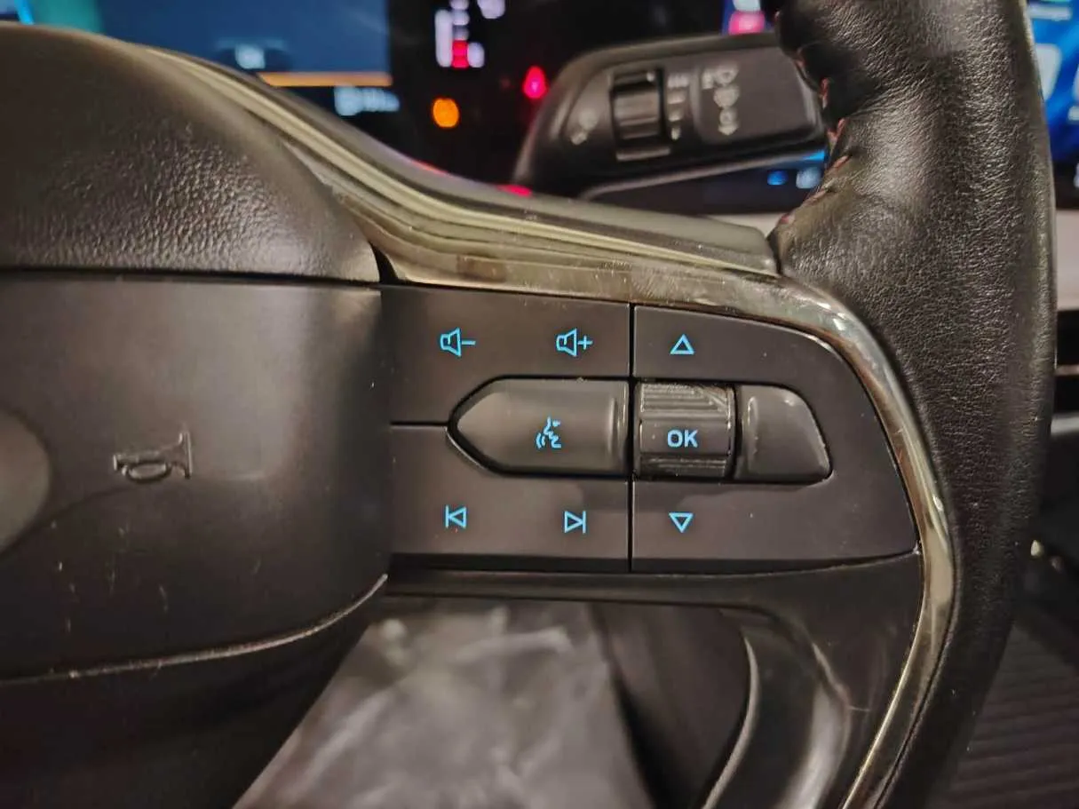 Car image 37