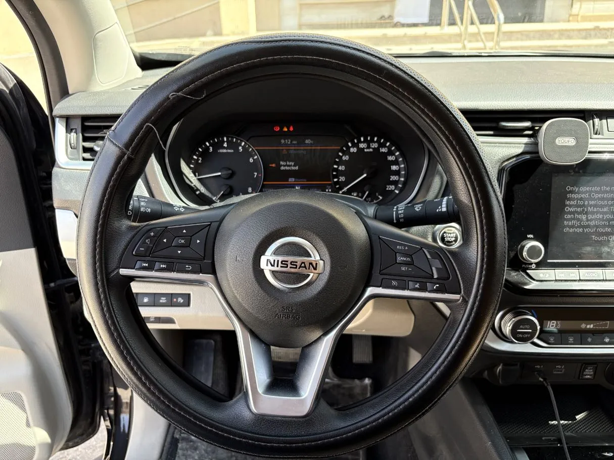 Car image 23