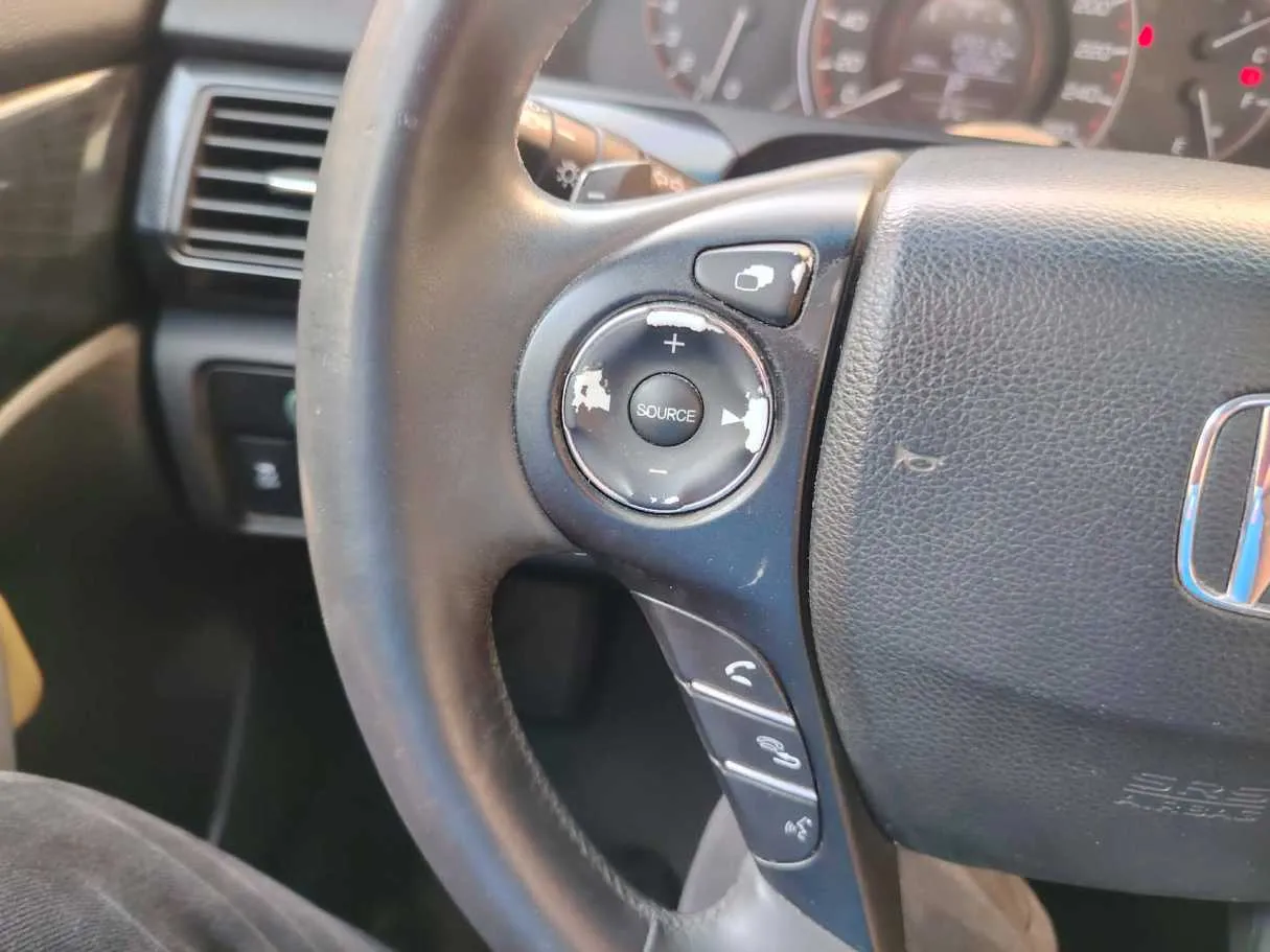 Car image 29