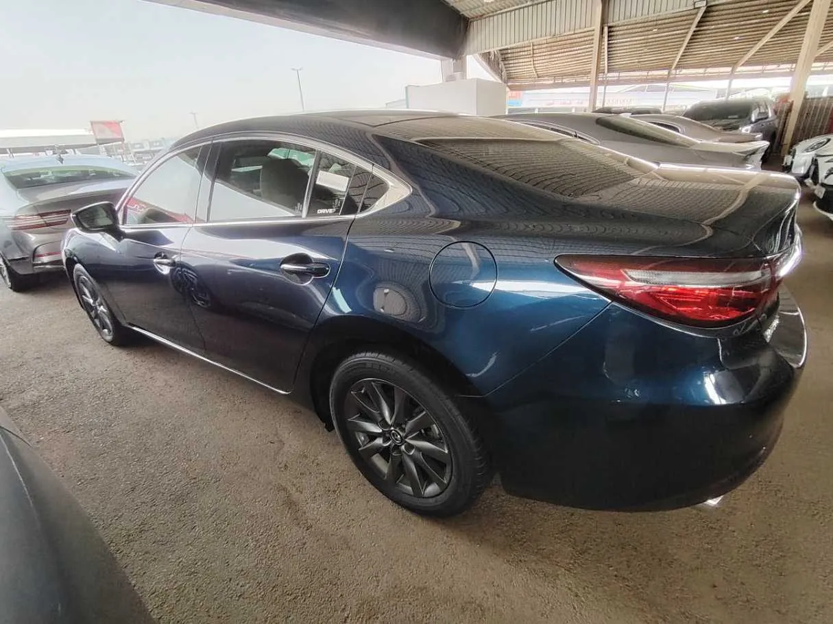 Car image 7