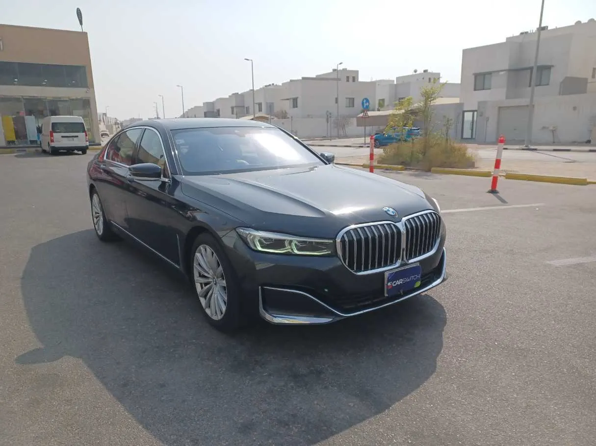 Car image 3