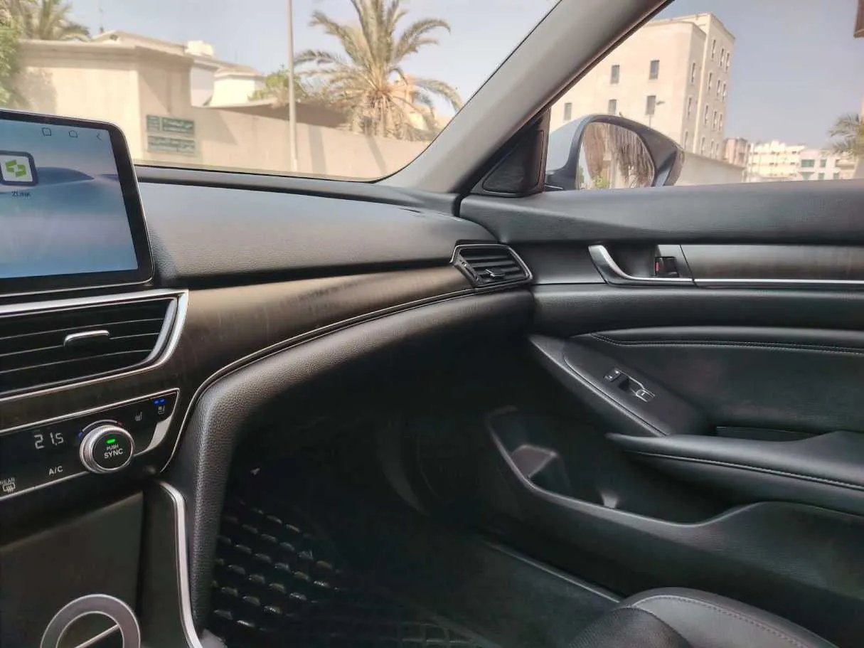 Car image 22