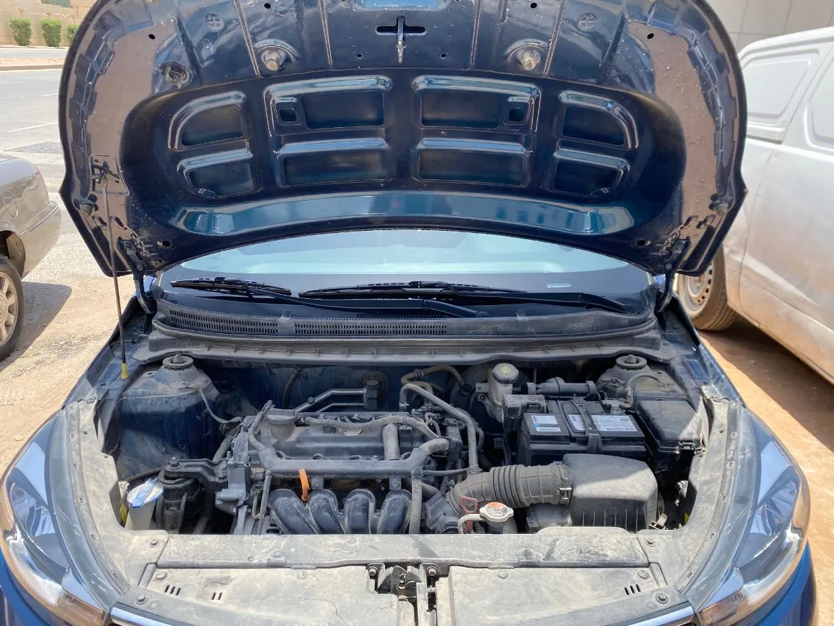 Car image 18