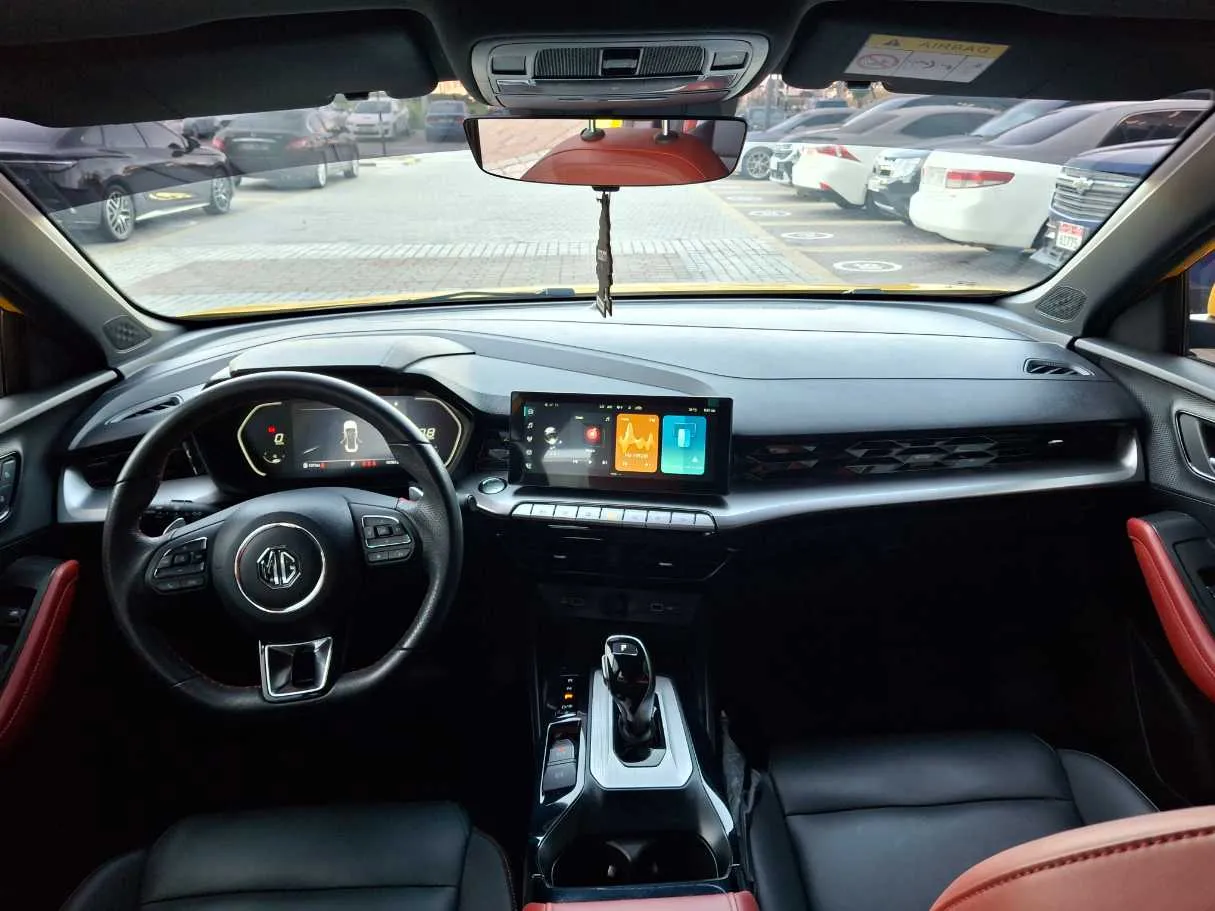 Car image 13