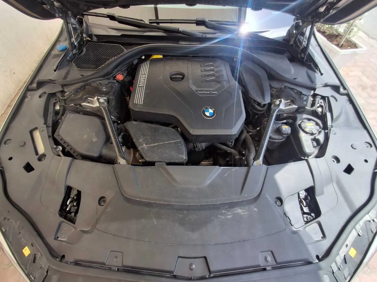 Car image 20