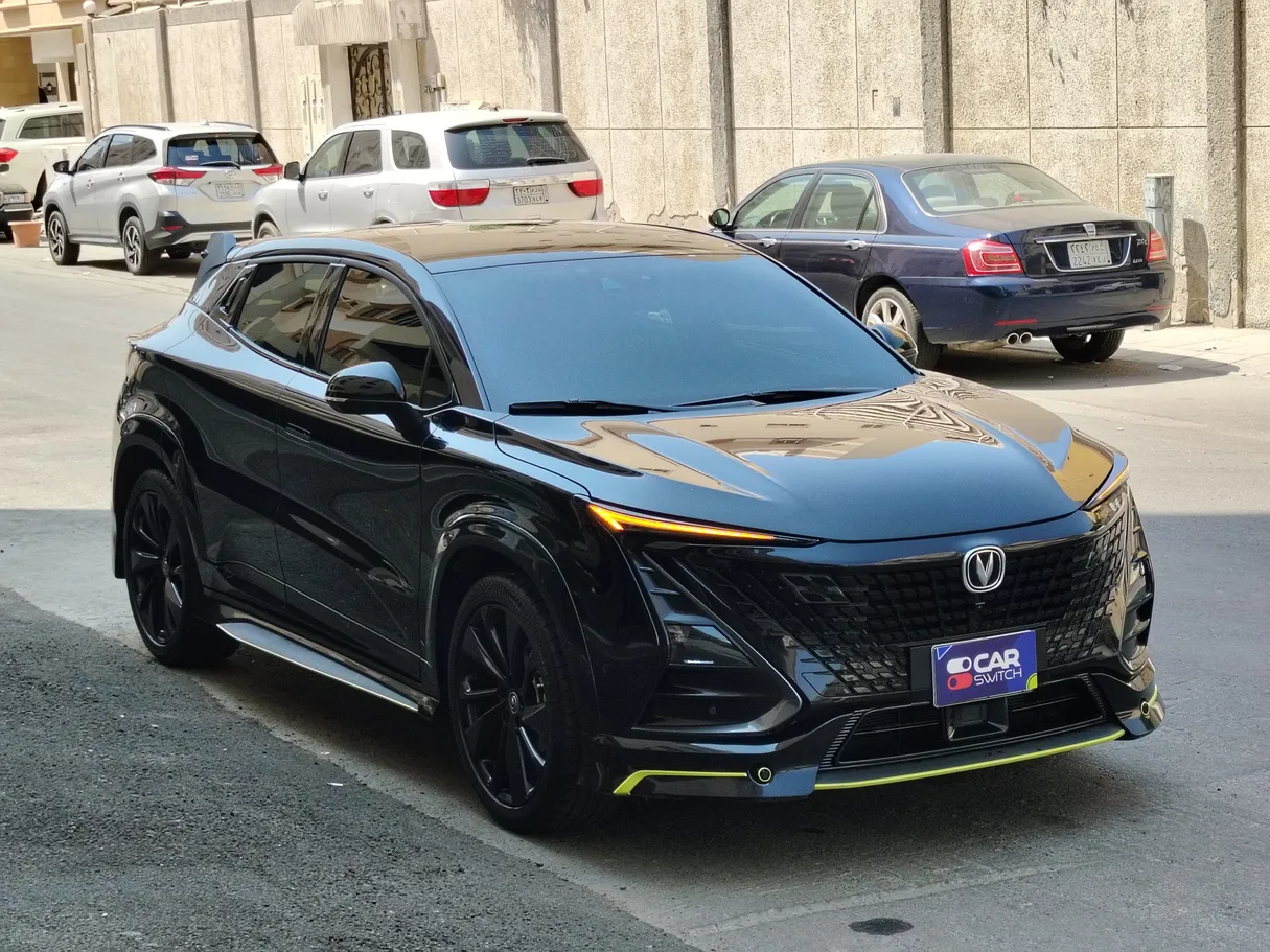 Car image 3