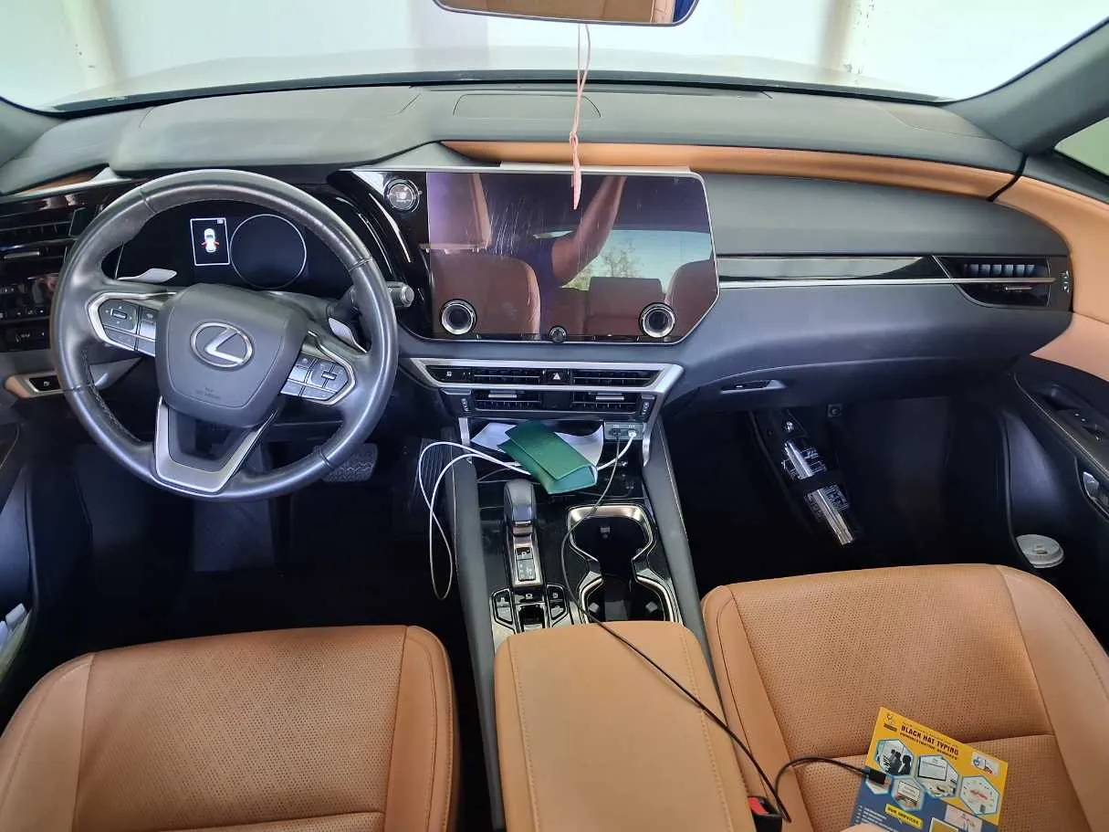 Car image 18