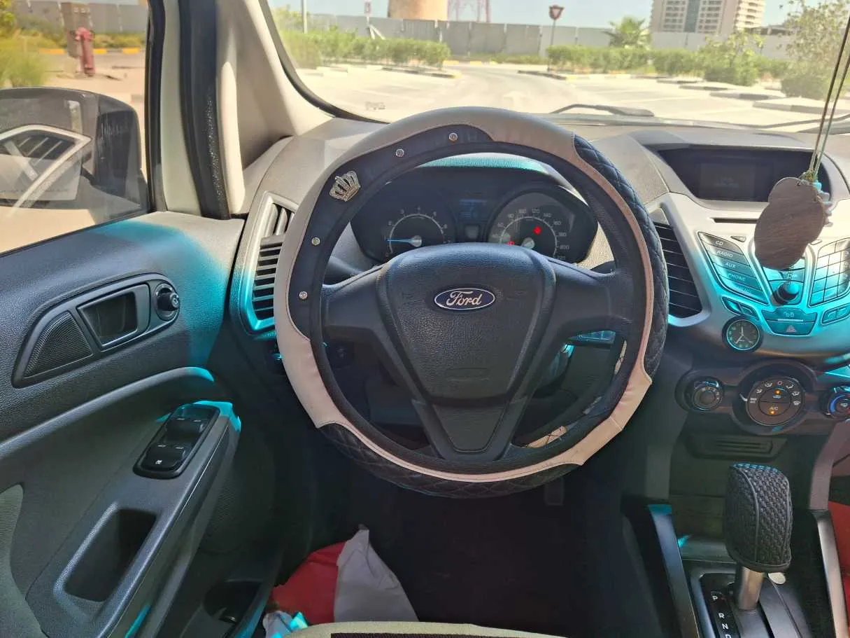 Car image 17