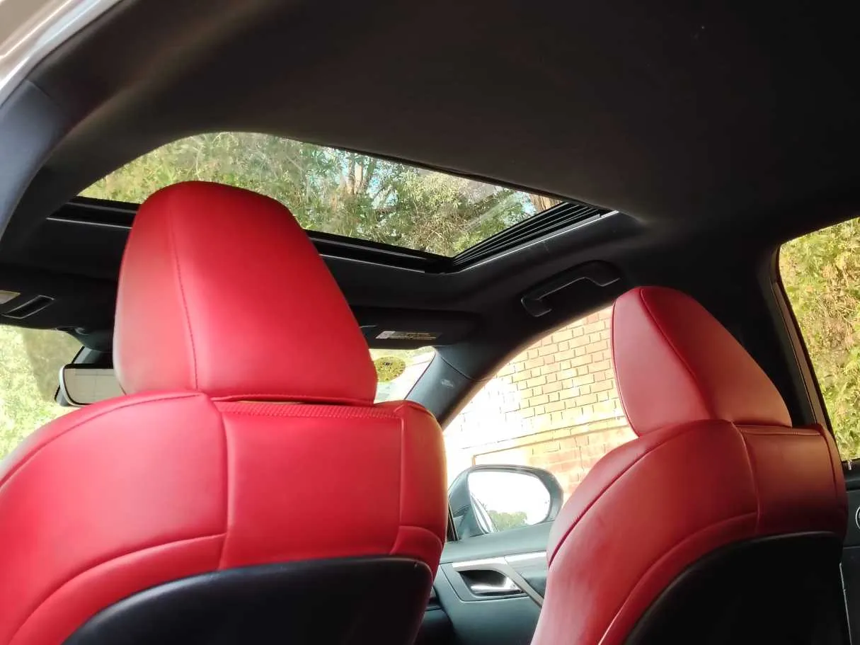 Car image 17