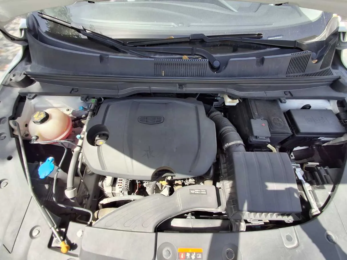 Car image 19