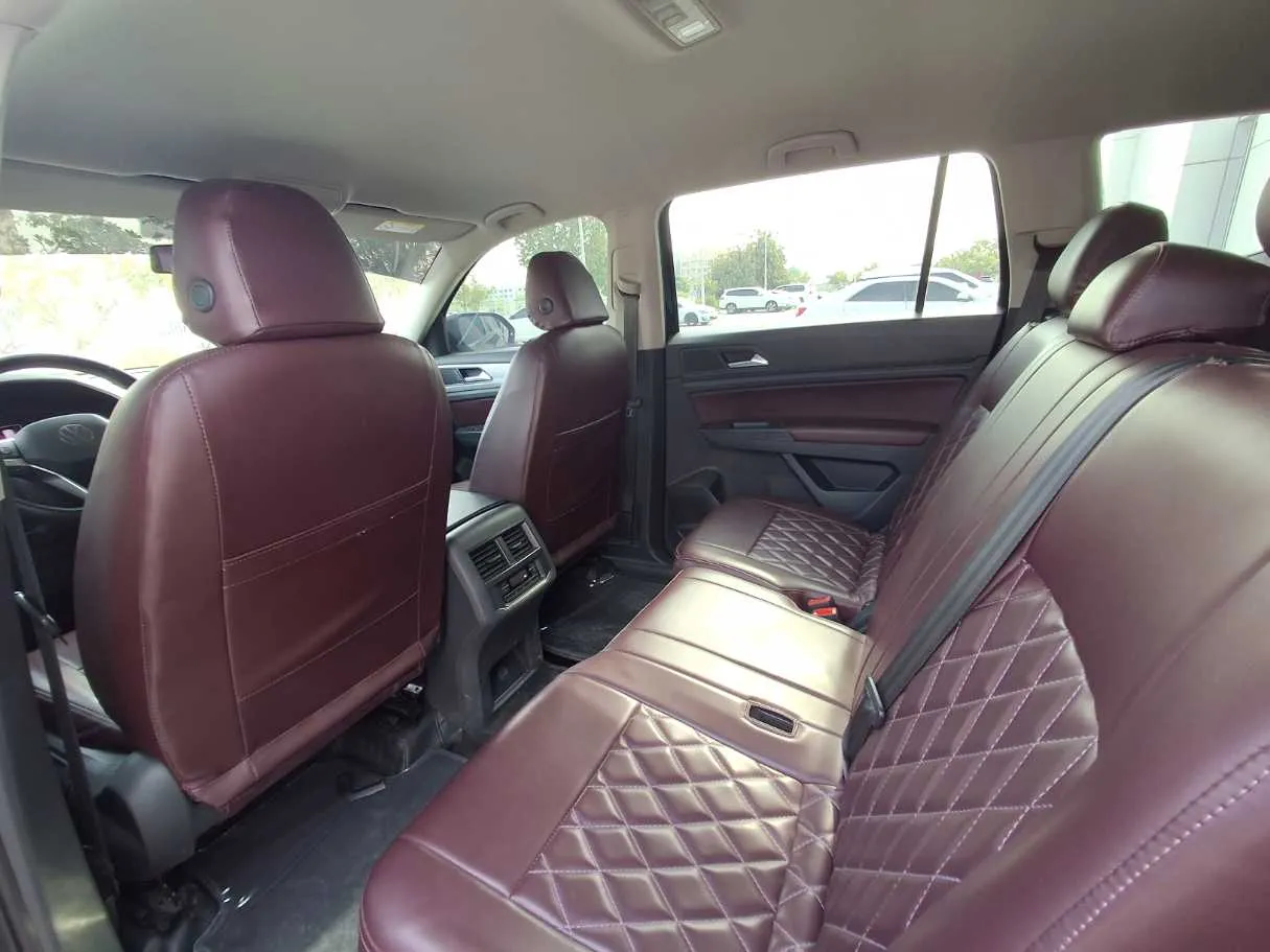 Car image 20