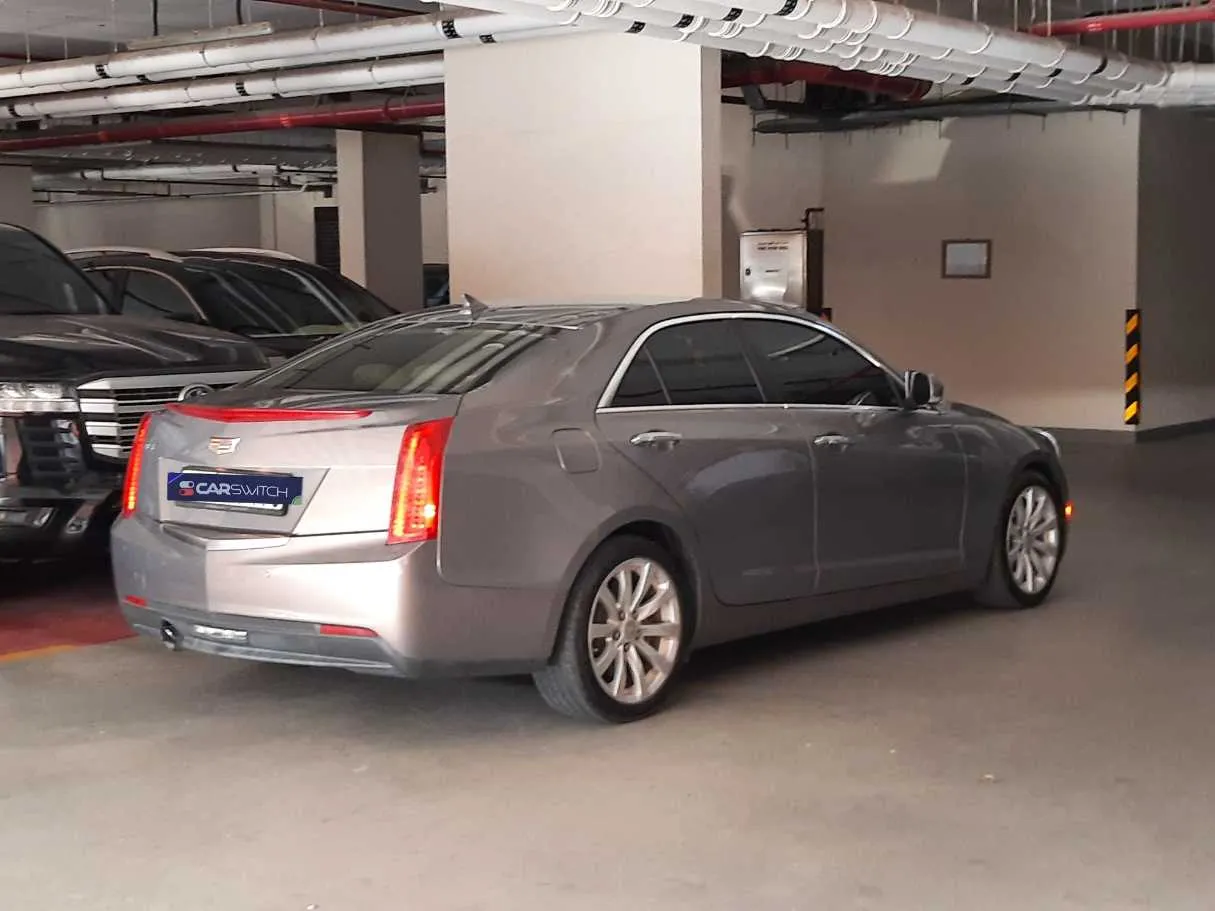 Car image 5
