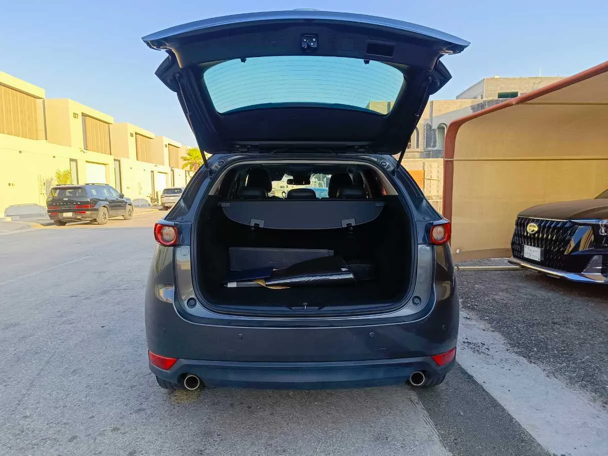 Car image 30