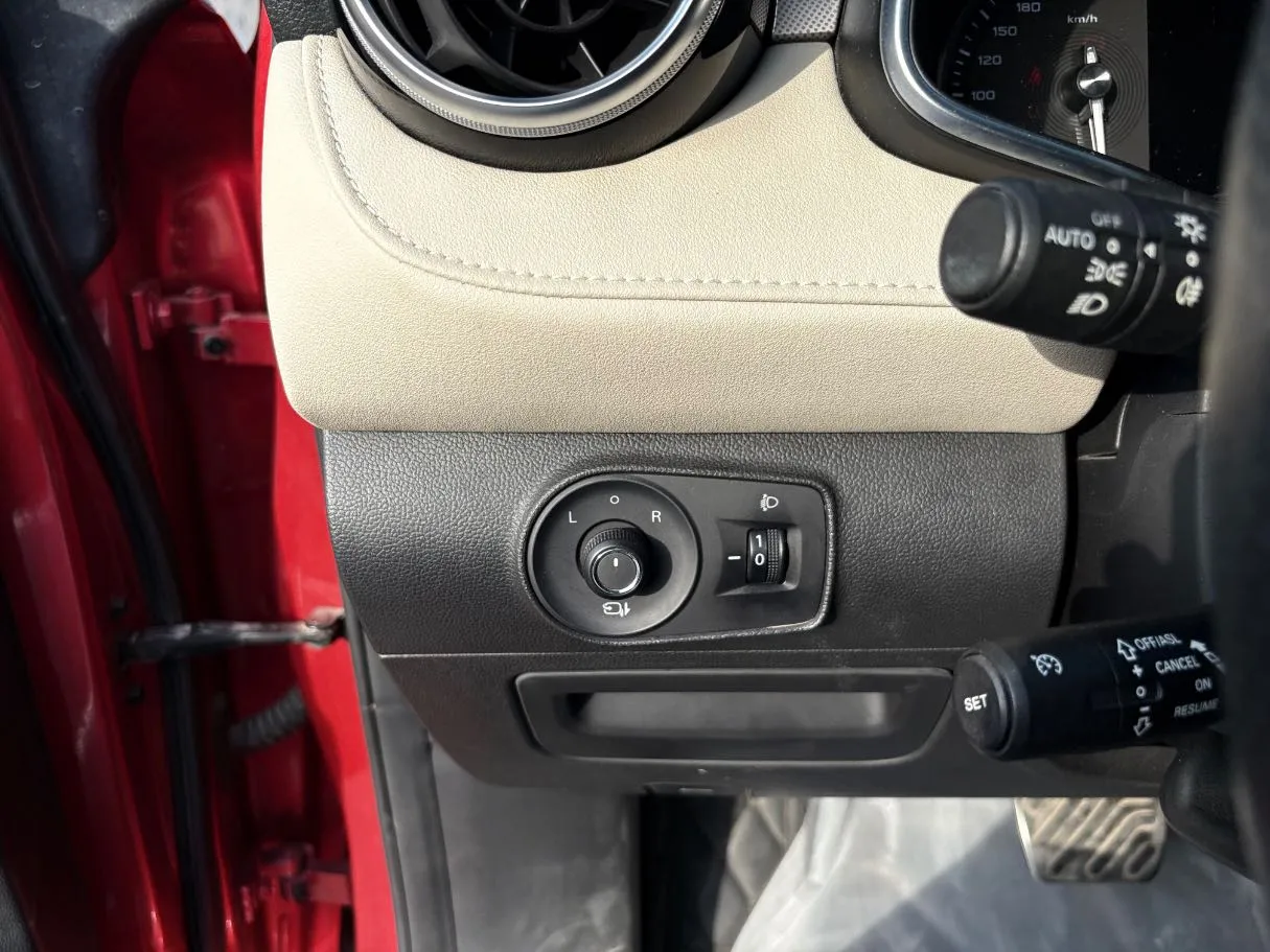 Car image 24