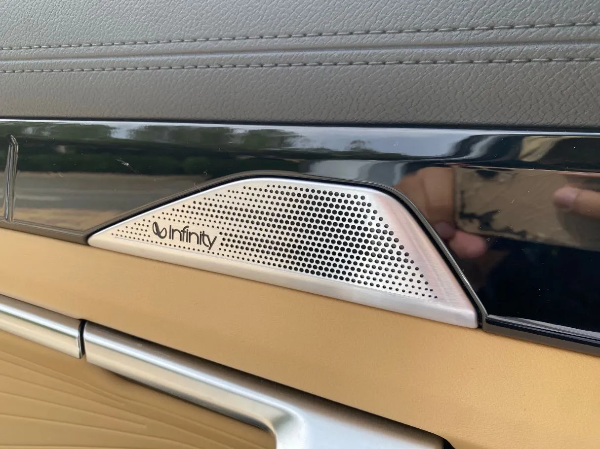 Car image 29