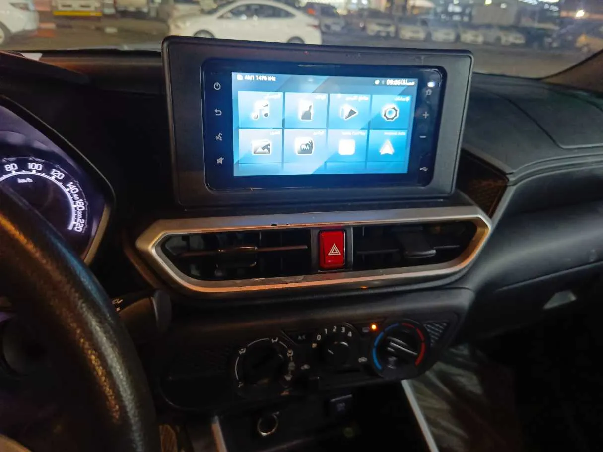 Car image 12