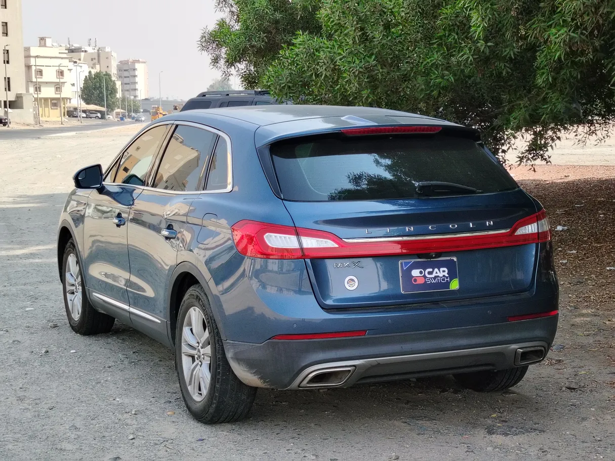 Car image 7