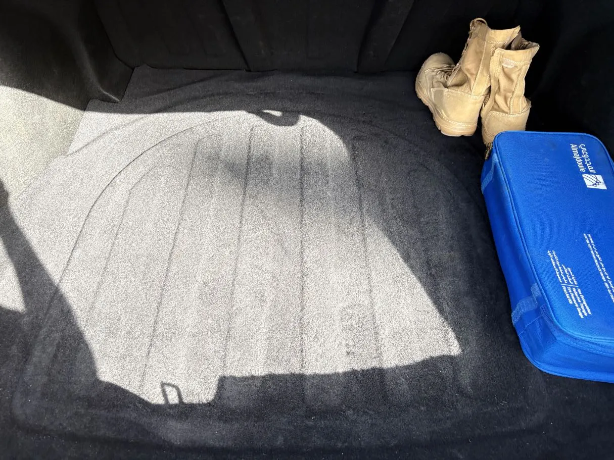 Car image 25