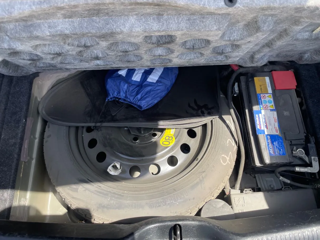 Car image 23