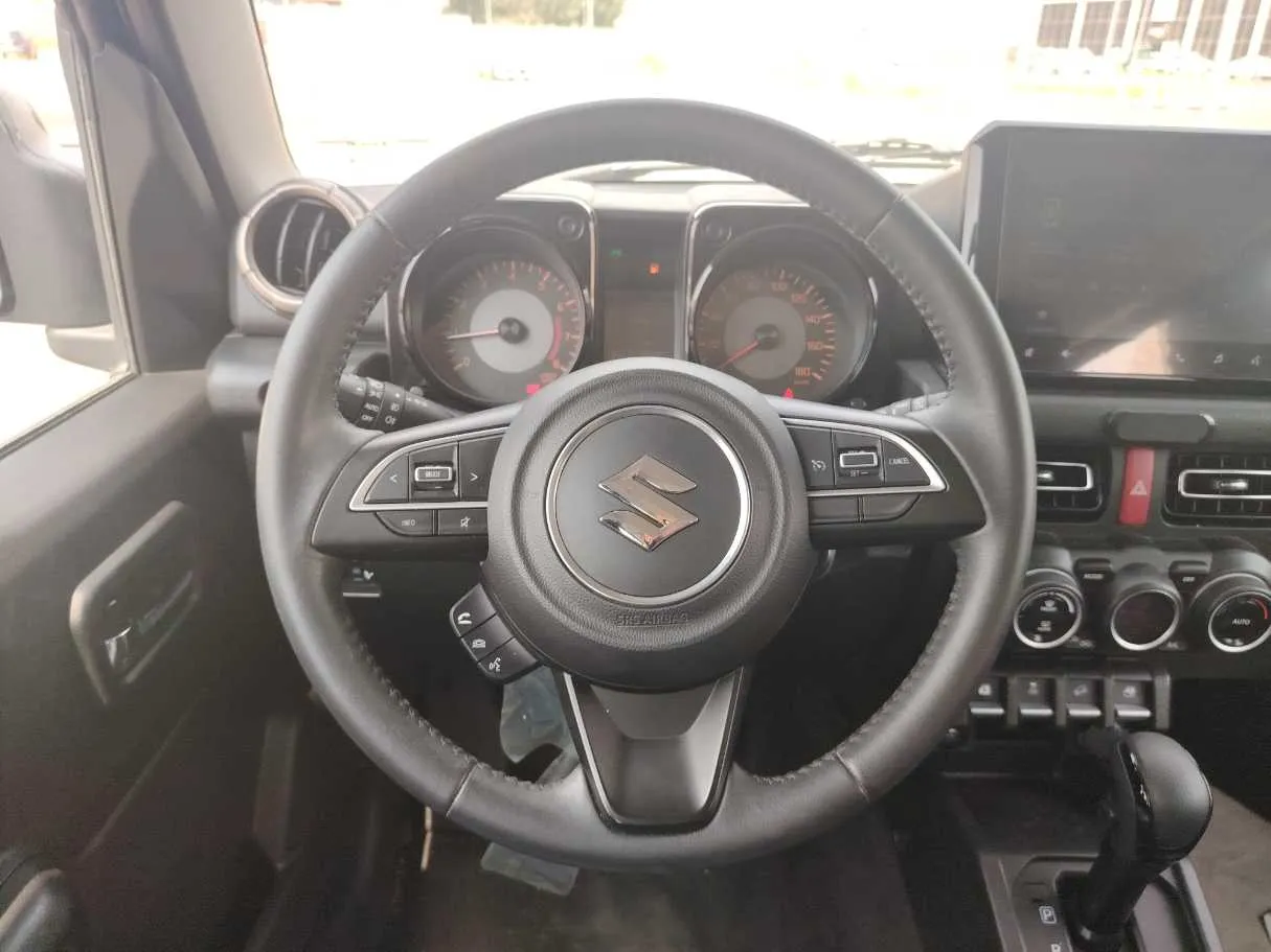 Car image 23
