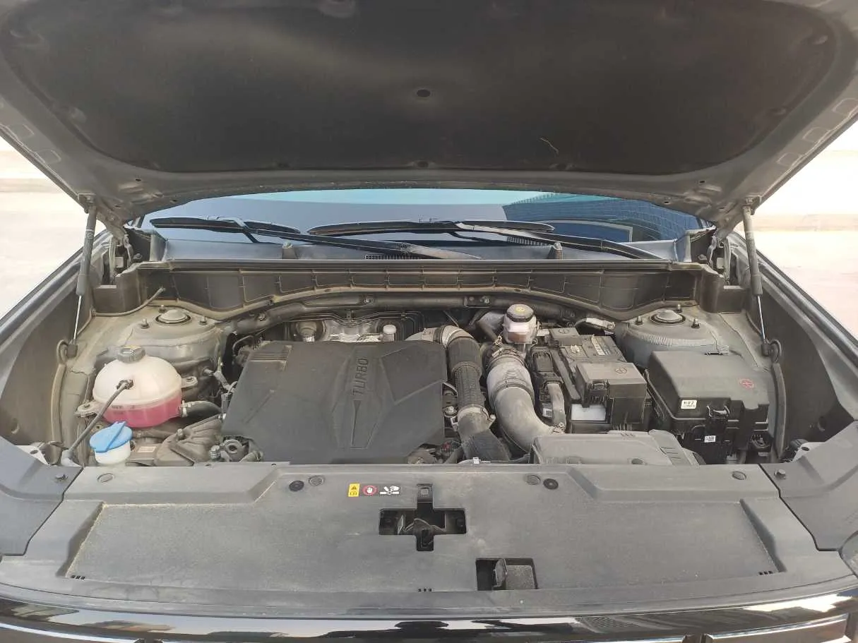 Car image 24