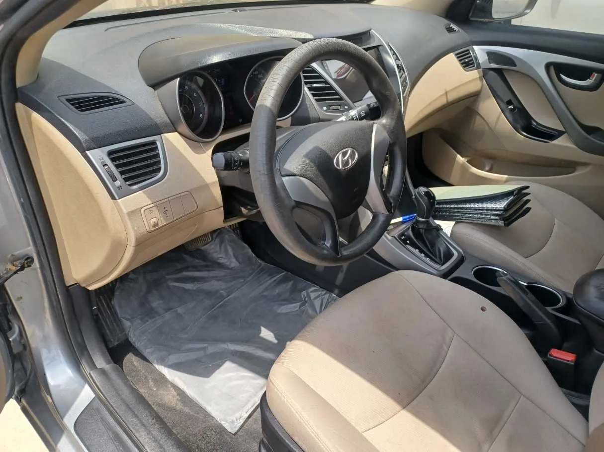 Car image 11