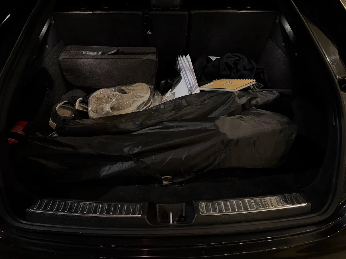 Car image 9