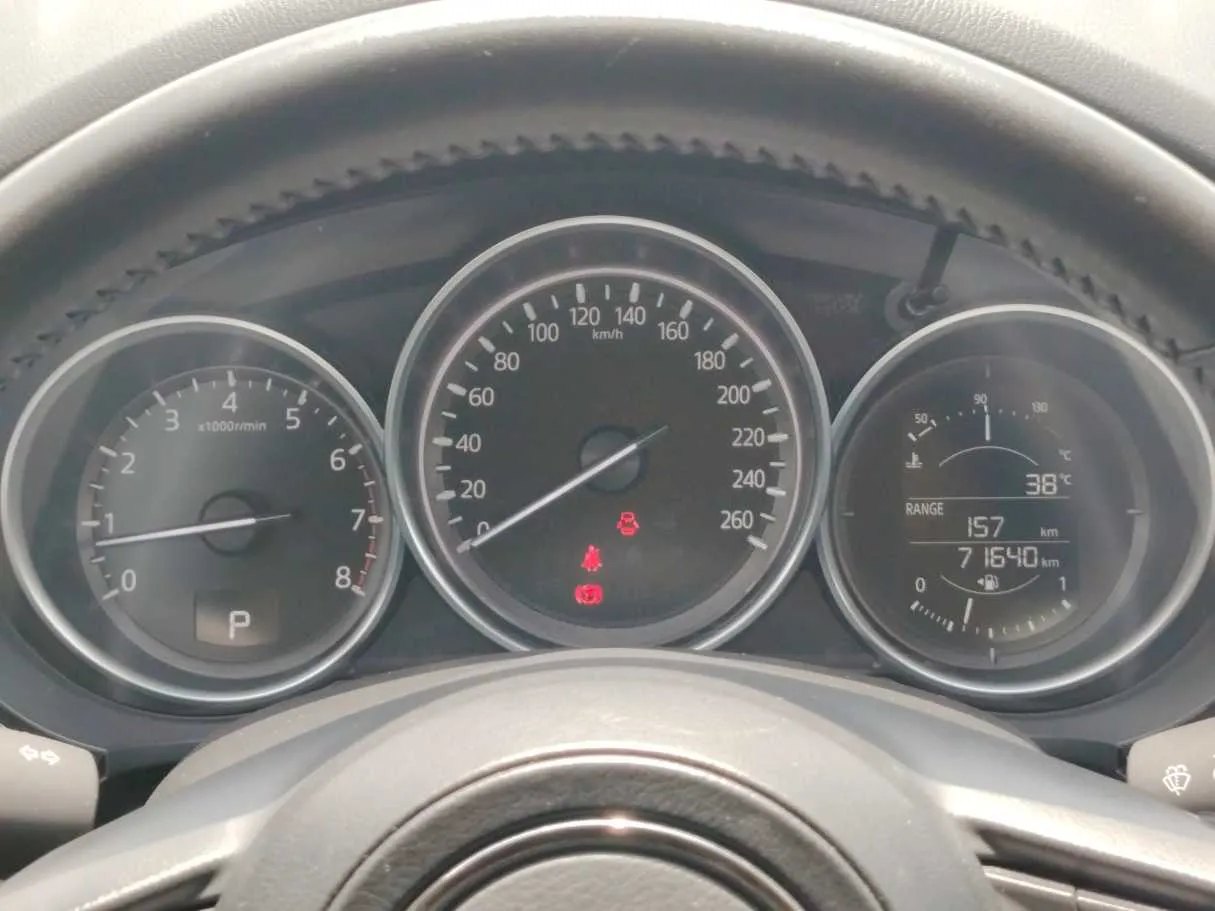 Car image 25