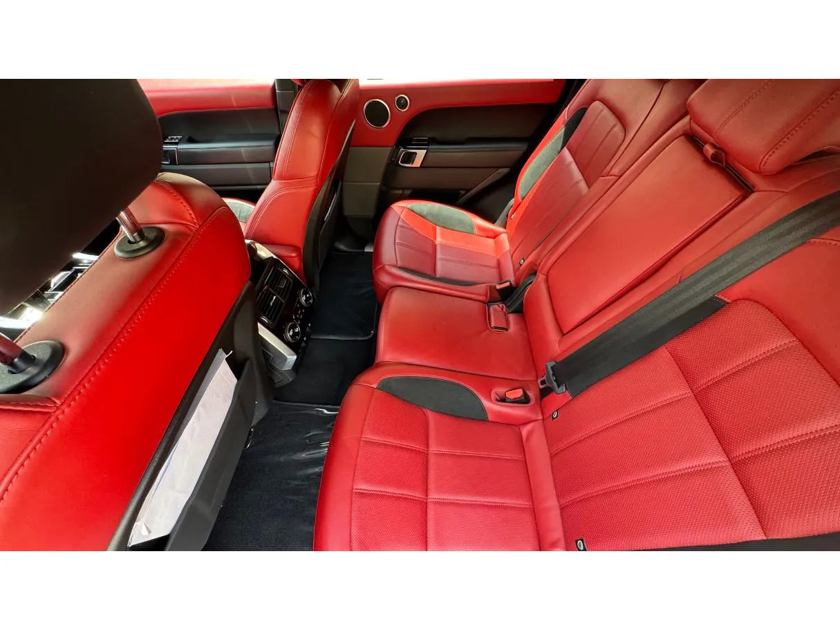 Car image 13