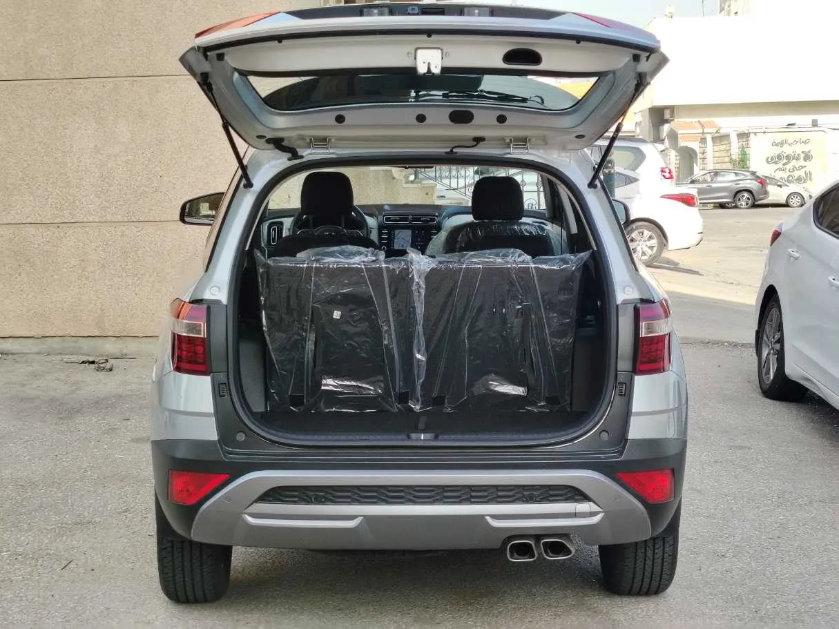 Car image 25