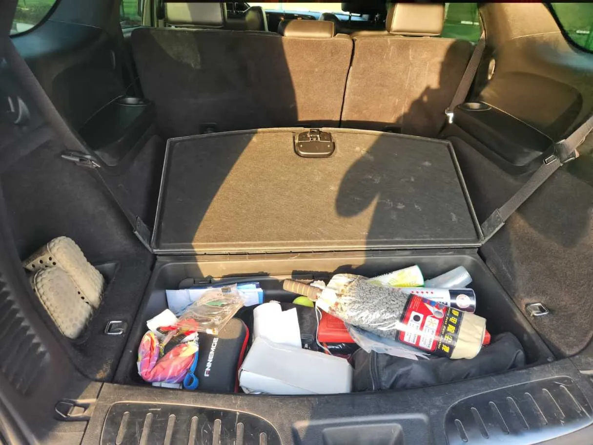 Car image 14