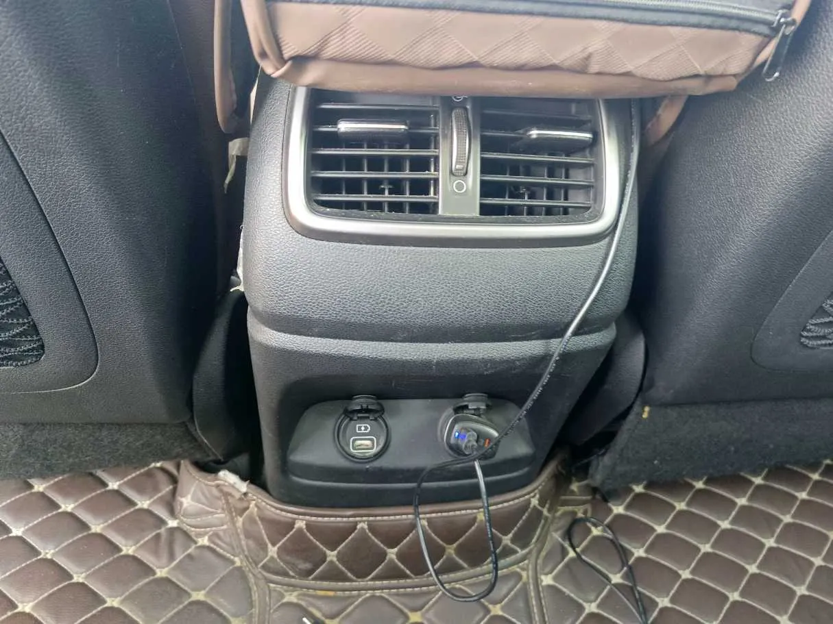 Car image 28