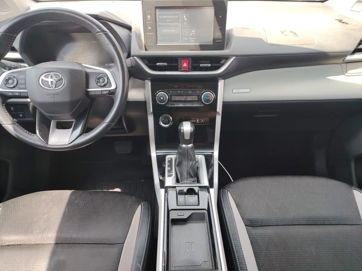 Car image 21