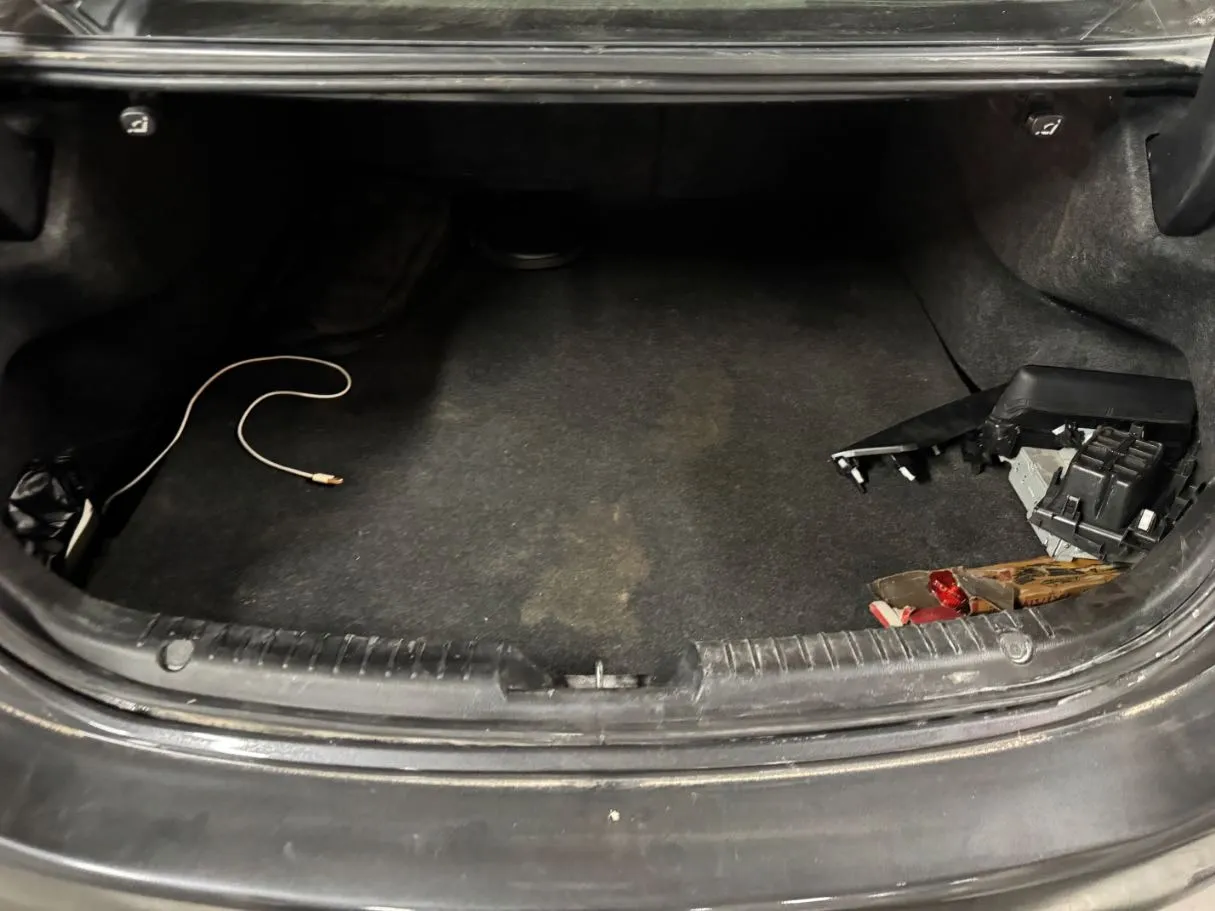 Car image 20