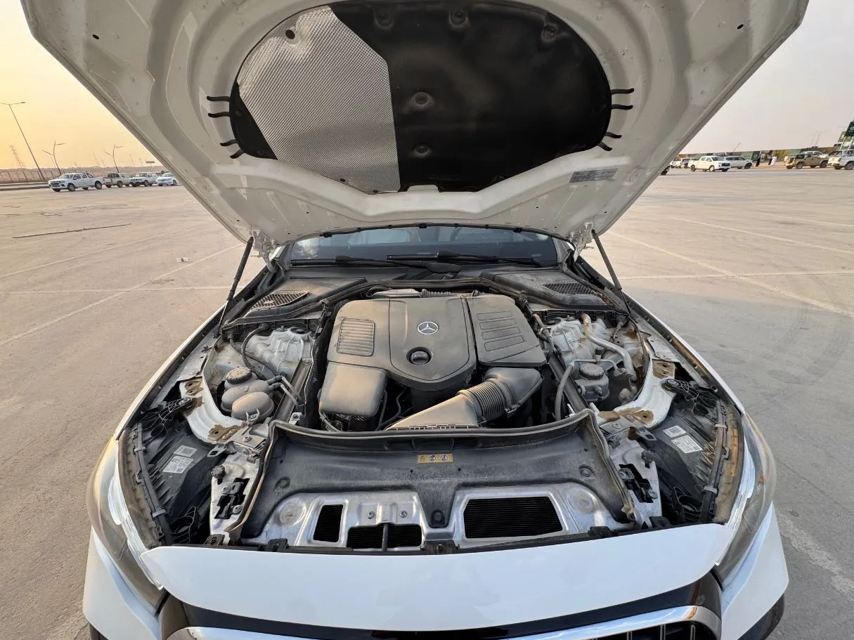 Car image 24