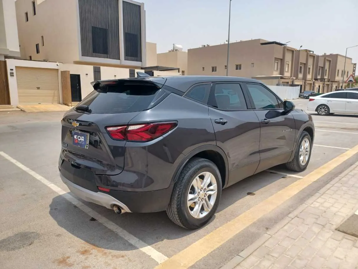 Car image 5