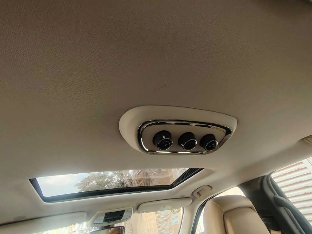 Car image 32