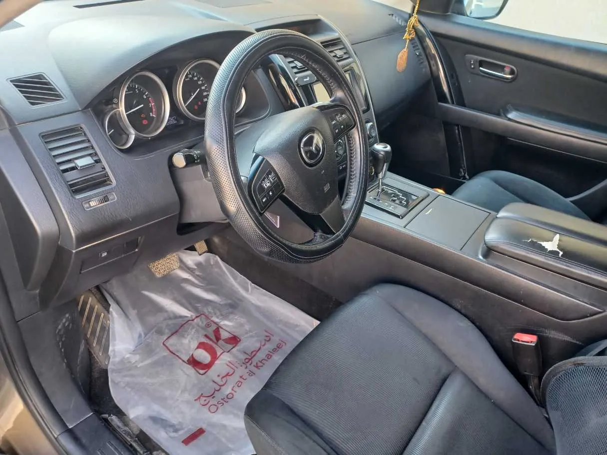 Car image 12