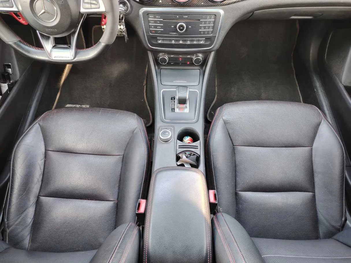 Car image 20