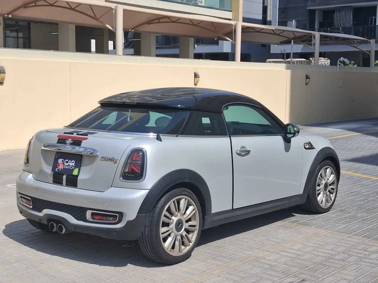 Car image 5
