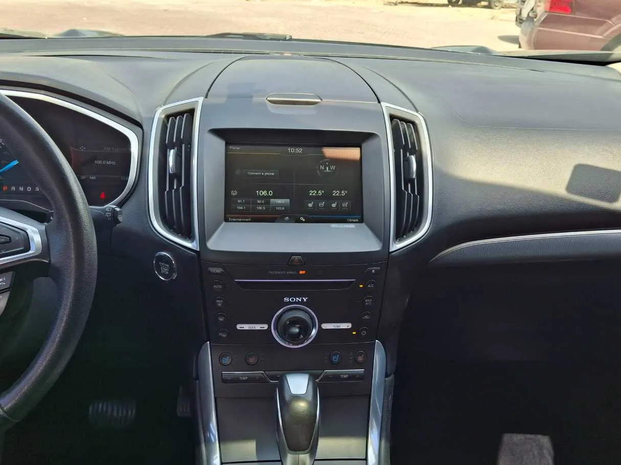 Car image 16